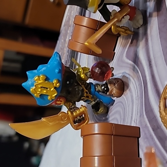 Set of 4 Treasure X characters with accessories - Picture 3 of 10